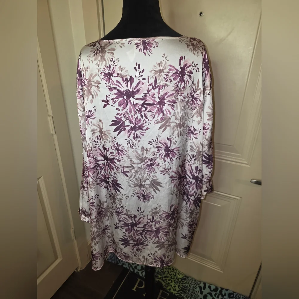 Avon V Cut Pleated Roll Tab Tunic Top 3x Boho, Floral,Coastal,Spring, Summer - Picture 8 of 11